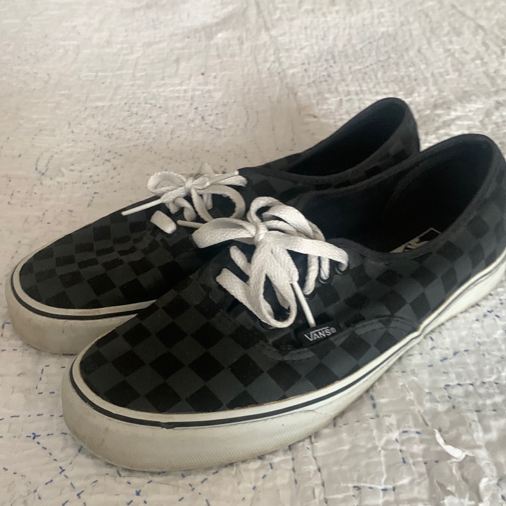 Men’s Black Checkerdboard Vans Size 9